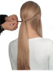Простая и элегантная прическа для длинных волос