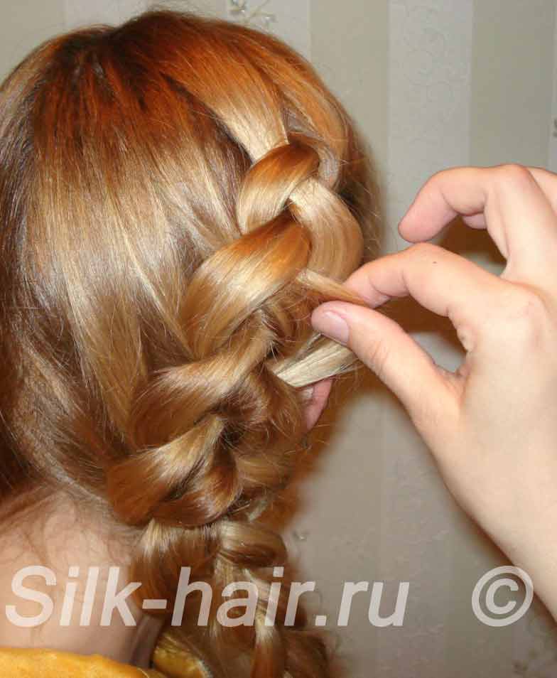 Как плести косу на выворот: схема плетения на средние волосы